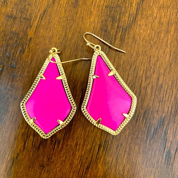 Kendra Scott Jewelry - Kendra Scott gold and pink earrings